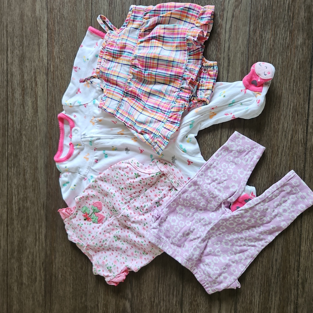 Bundle of Baby Girl Clothes...size 0-3 mos